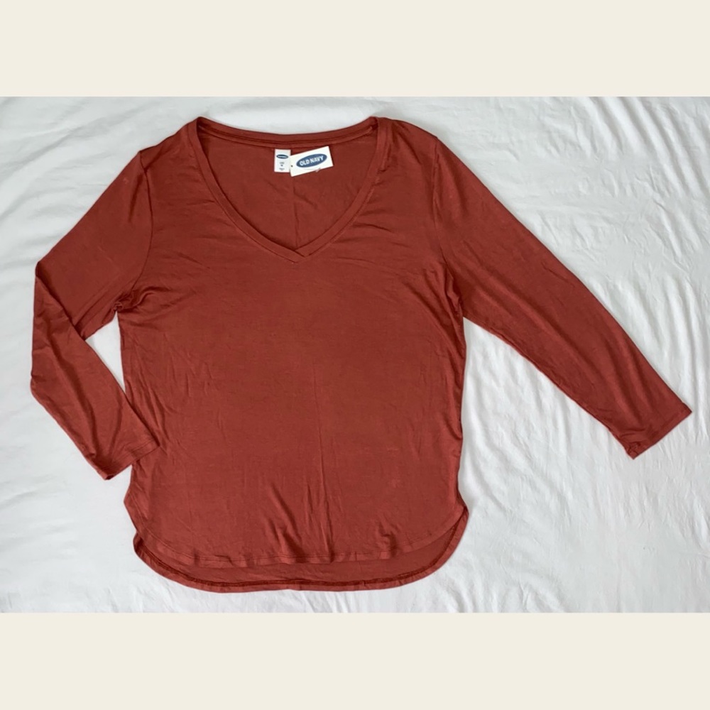 Old Navy Luxe V-neck Tee, Medium